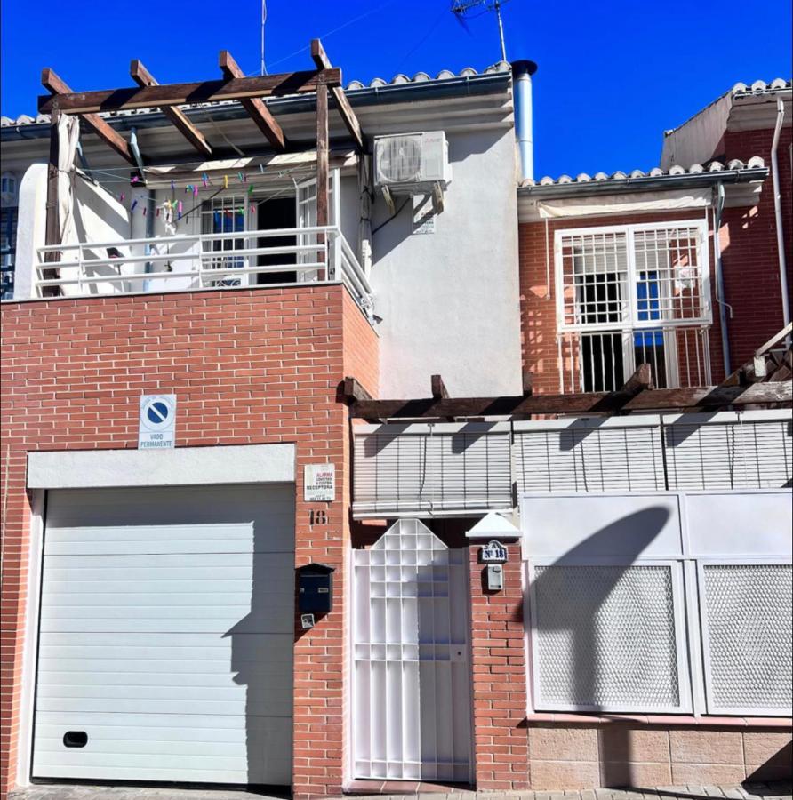 Apartament Casa Ideal Familias Y Grupos Con Balcones Exterior Soleada Patios Cerca Alhambra, Sierra Nevada, Rio Genil, Lancha Del Genil, Parque Llano Y Reloj Del Sol Con Barbacoas, Campo De Futbol, Circuito Gimnasia Grenada Zewnętrze zdjęcie