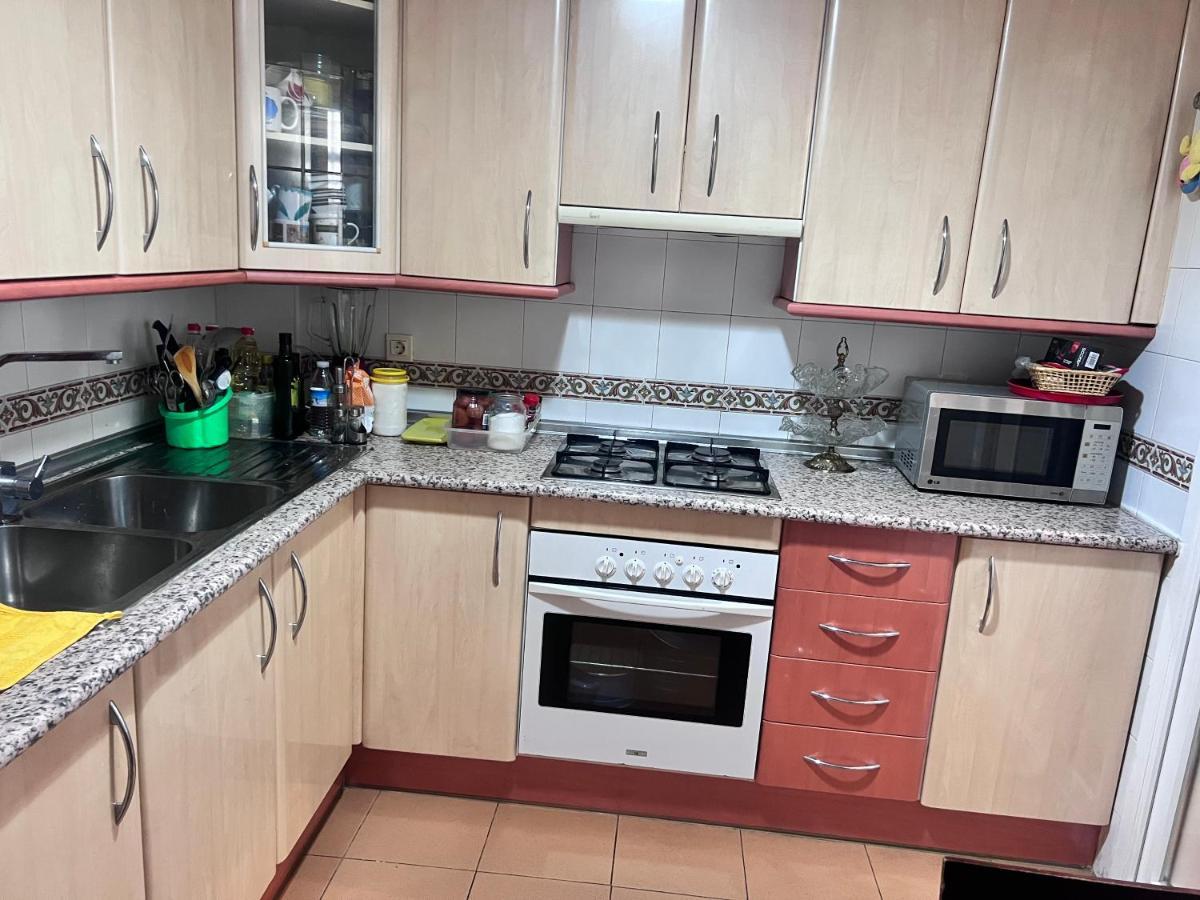 Apartament Casa Ideal Familias Y Grupos Con Balcones Exterior Soleada Patios Cerca Alhambra, Sierra Nevada, Rio Genil, Lancha Del Genil, Parque Llano Y Reloj Del Sol Con Barbacoas, Campo De Futbol, Circuito Gimnasia Grenada Zewnętrze zdjęcie