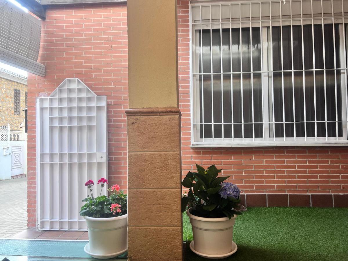 Apartament Casa Ideal Familias Y Grupos Con Balcones Exterior Soleada Patios Cerca Alhambra, Sierra Nevada, Rio Genil, Lancha Del Genil, Parque Llano Y Reloj Del Sol Con Barbacoas, Campo De Futbol, Circuito Gimnasia Grenada Zewnętrze zdjęcie